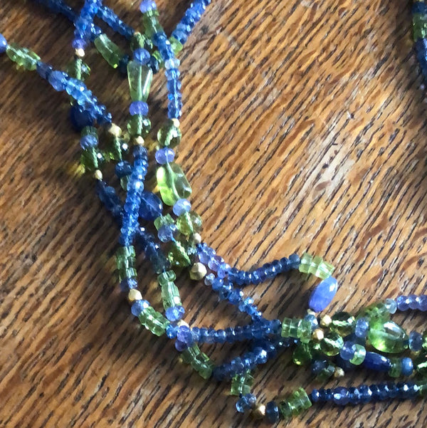 Peacock Necklace with Sapphire and Olivine in 18kt Yellow Gold